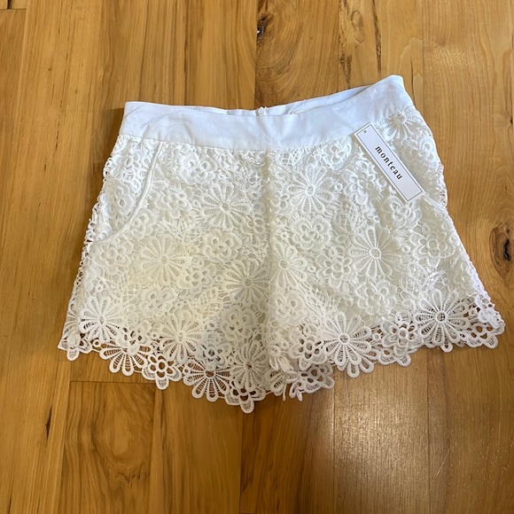 Monteau Pants - Monteau White Crochet Style overlay Shorts